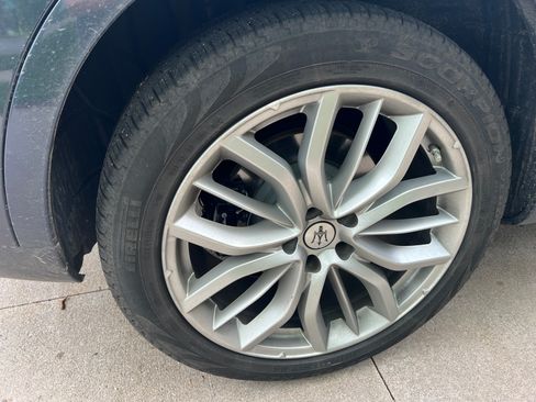 Used 2019 Maserati Levante GranLusso AWD/4WD image 8