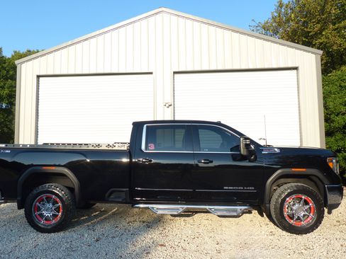 Used 2020 GMC Sierra 2500 SLE w/ SLE Value Package; image 16