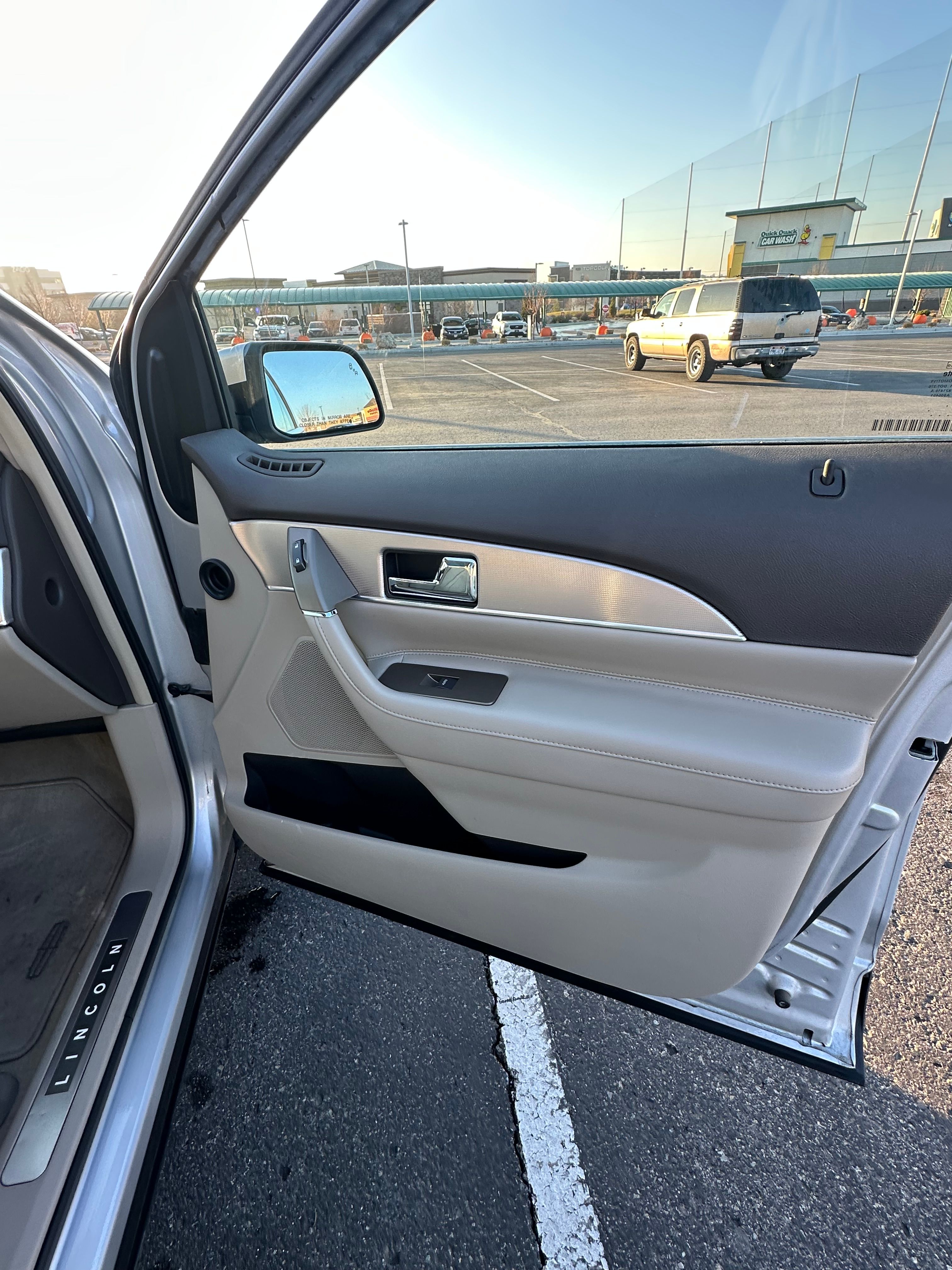 Used 2013 Lincoln MKX AWD image 19