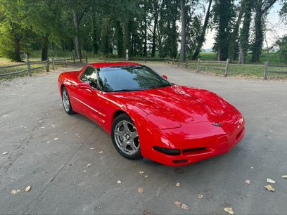 Used 1998 Chevrolet Corvette Coupe w/ Performance Handling Pkg