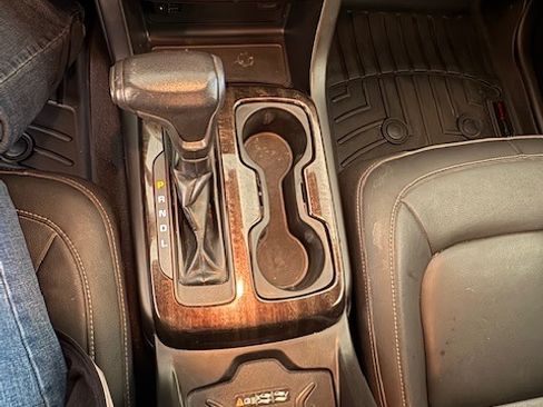 Used 2019 GMC Canyon SLT w/ Driver Alert Package image 18