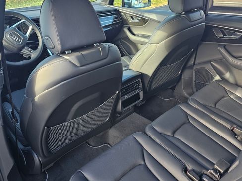 Used 2025 Audi Q7 3.0T Prestige image 9