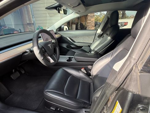 Used 2021 Tesla Model 3 Standard Range Plus image 8