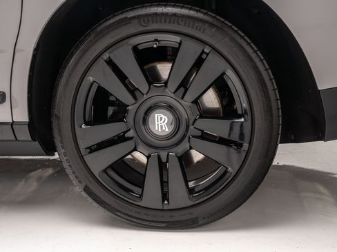 Used 2021 Rolls-Royce Cullinan image 16