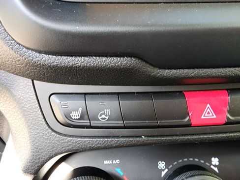 Used 2016 Jeep Renegade Trailhawk w/ Premium Trailhawk Package image 20