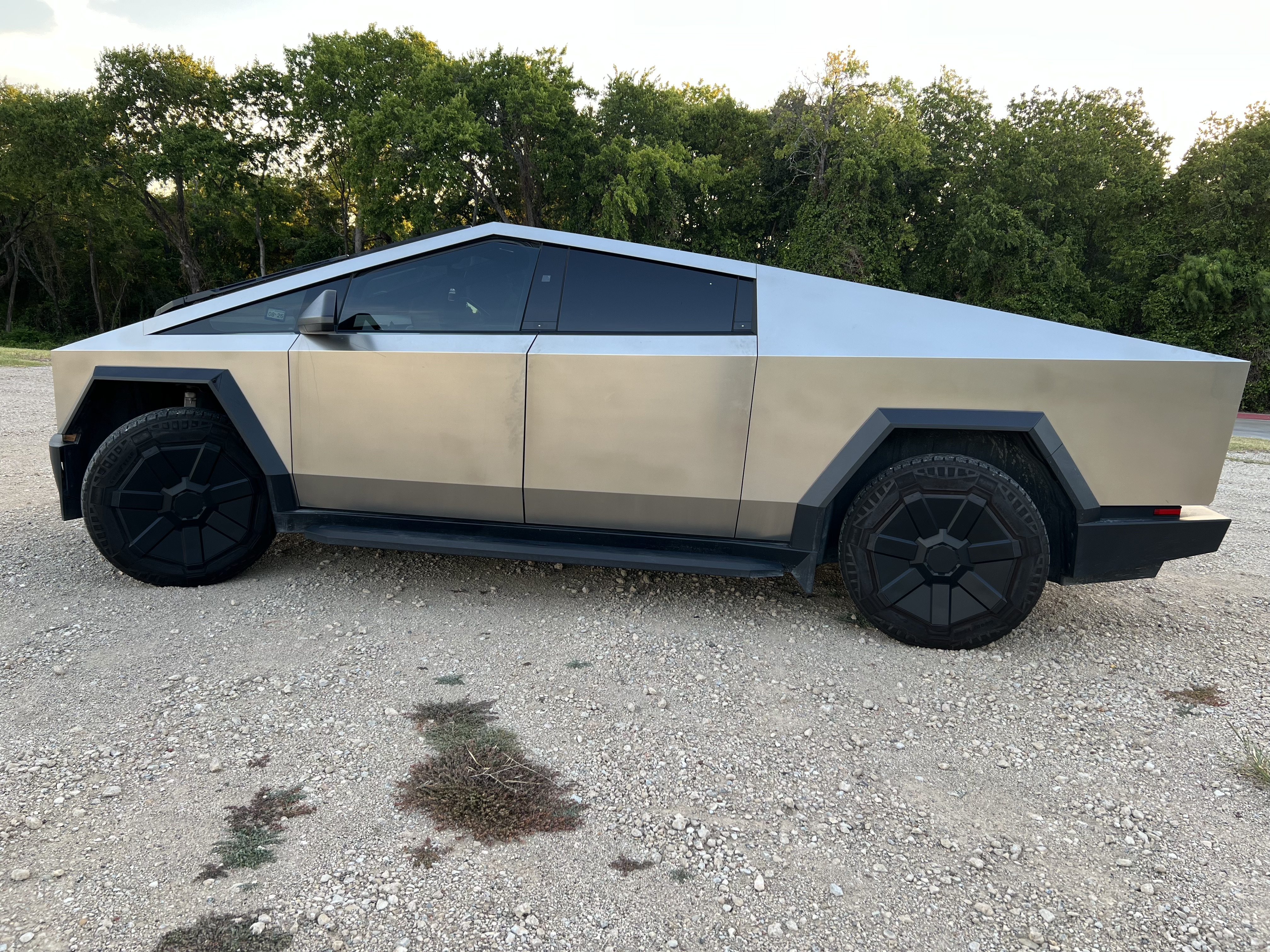 Used 2025 Tesla Cybertruck AWD Crew Cab image 13