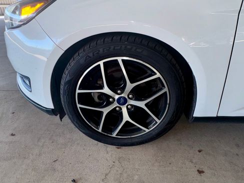 Used 2018 Ford Focus SEL FWD image 6