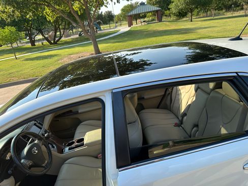 Used 2011 Toyota Venza AWD image 19