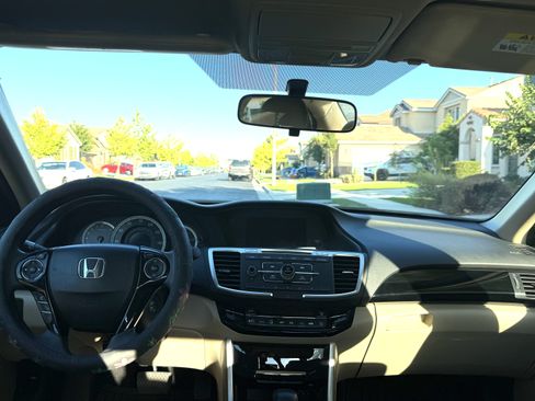 Used 2017 Honda Accord LX image 9