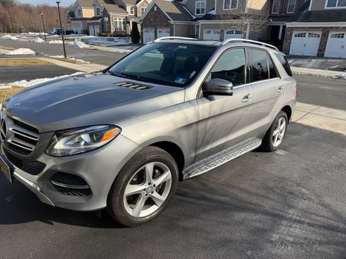 Used 2016 Mercedes-Benz GLE 350 4MATIC image 2