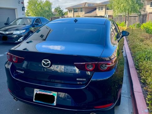 Used 2019 MAZDA MAZDA3 Sedan w/ Premium Package FWD image 2