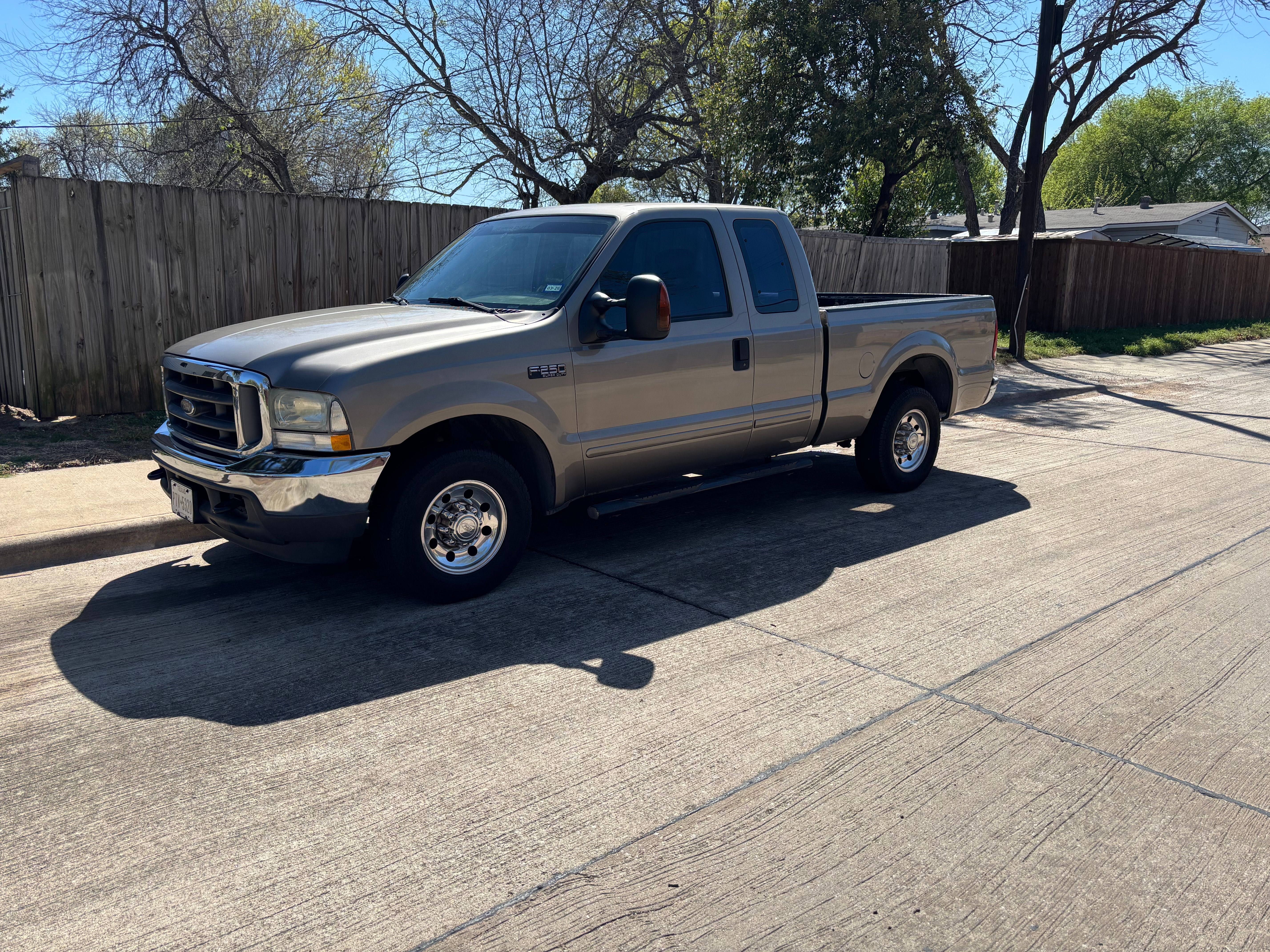 Used 2003 Ford F250 XLT RWD image 1