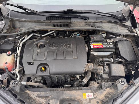 Used 2019 Toyota C-HR XLE image 19