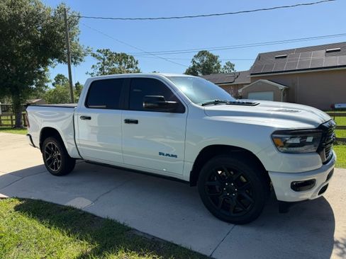 Used 2023 RAM 1500 Laramie AWD/4WD image 5