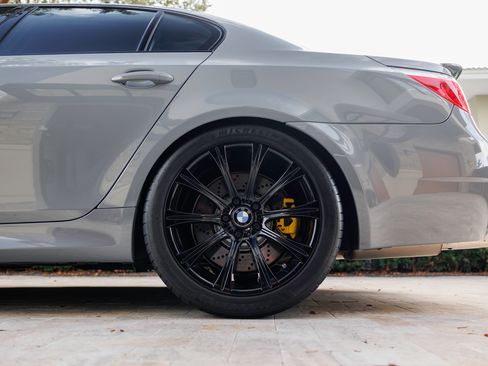 Used 2007 BMW M5 image 9