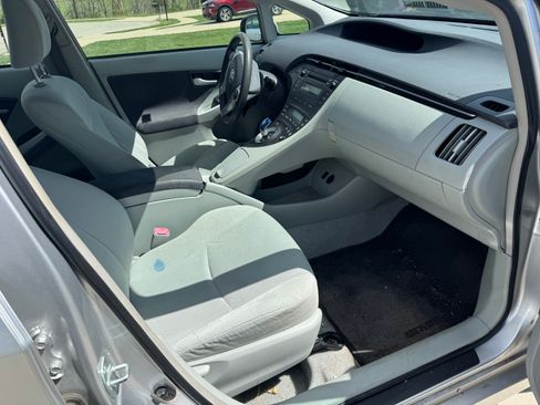 Used 2011 Toyota Prius Two image 9