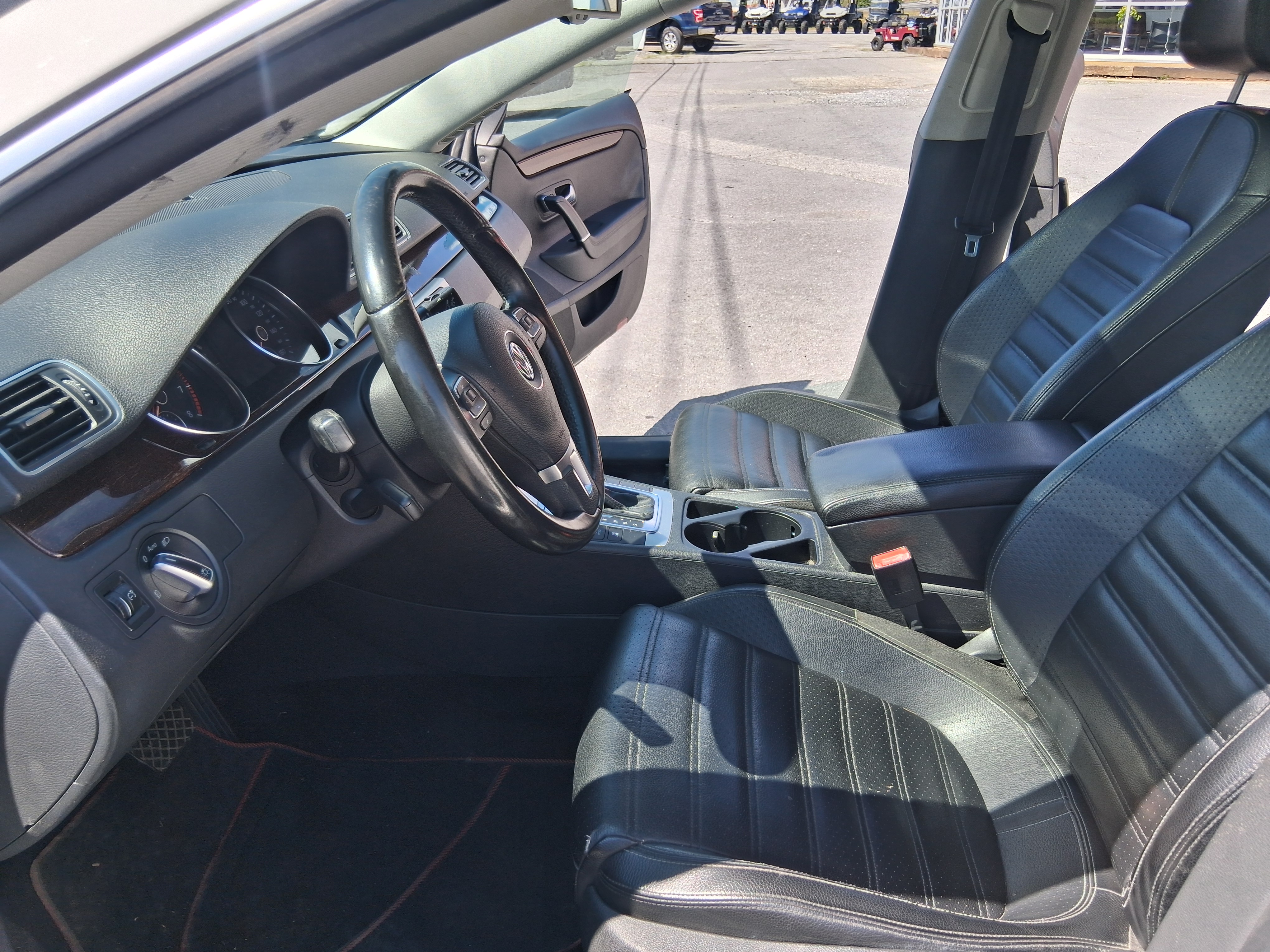 Used 2012 Volkswagen CC Lux Limited FWD image 28