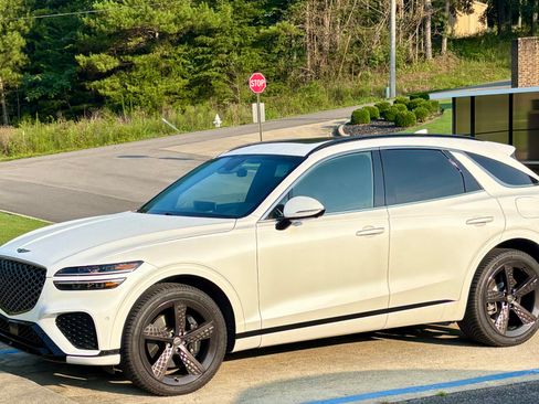 Used 2022 Genesis GV70 3.5T Sport w/ Sport Prestige Package AWD/4WD image 2