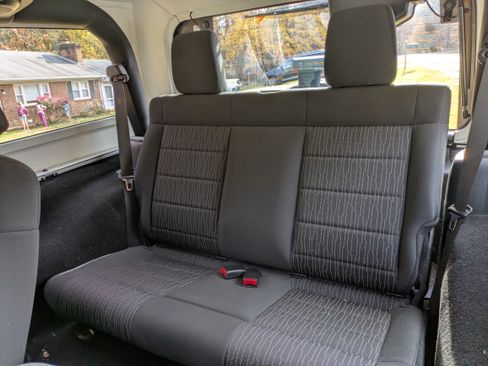 Used 2012 Jeep Wrangler Sport w/ Connectivity Group image 9