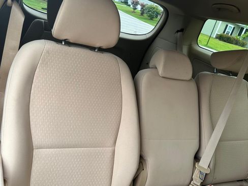 Used 2018 Kia Sedona LX FWD image 4