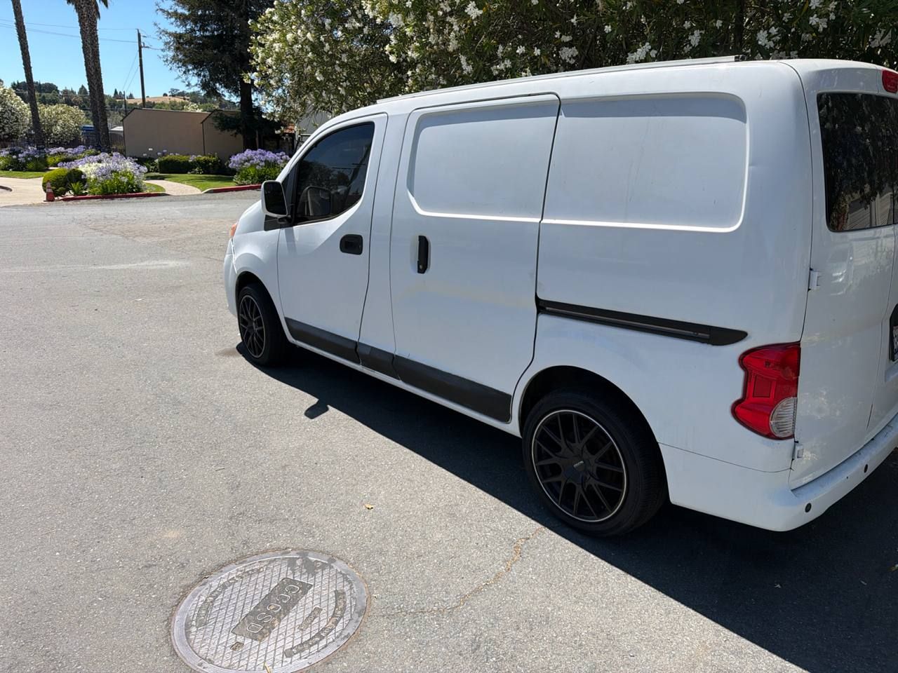 Used 2015 Nissan NV200 SV w/ Technology Package FWD image 4