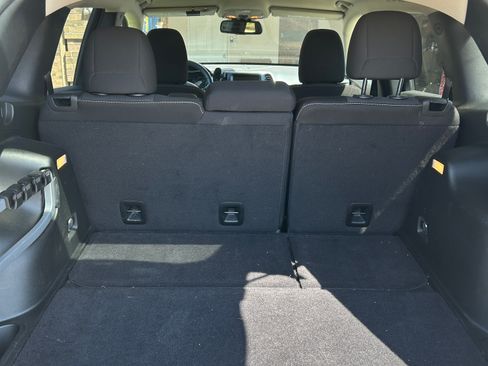 Used 2016 Jeep Cherokee Latitude w/ Cold Weather Group image 8