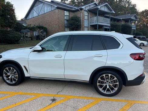 Used 2023 BMW X5 xDrive40i w/ Premium Package image 4