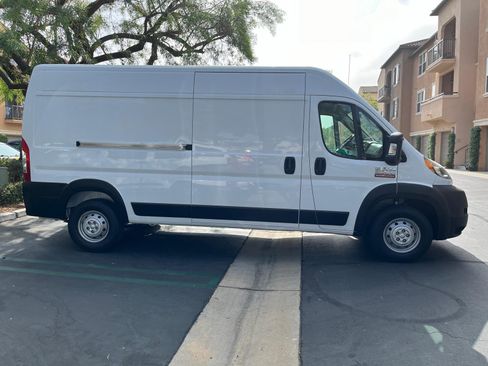 Used 2021 RAM ProMaster 2500 FWD image 4