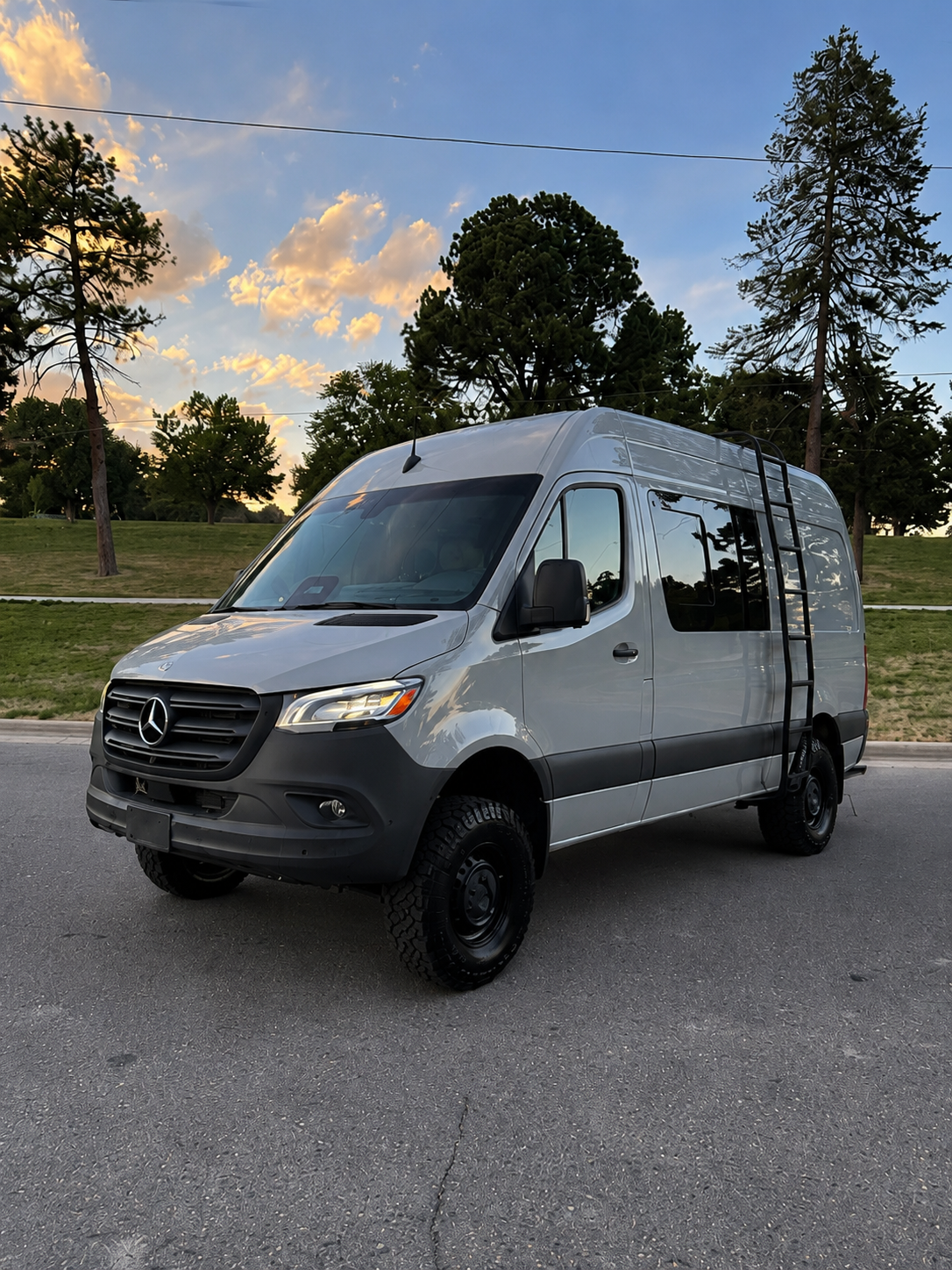 Used 2025 Mercedes-Benz Sprinter 2500 image 2