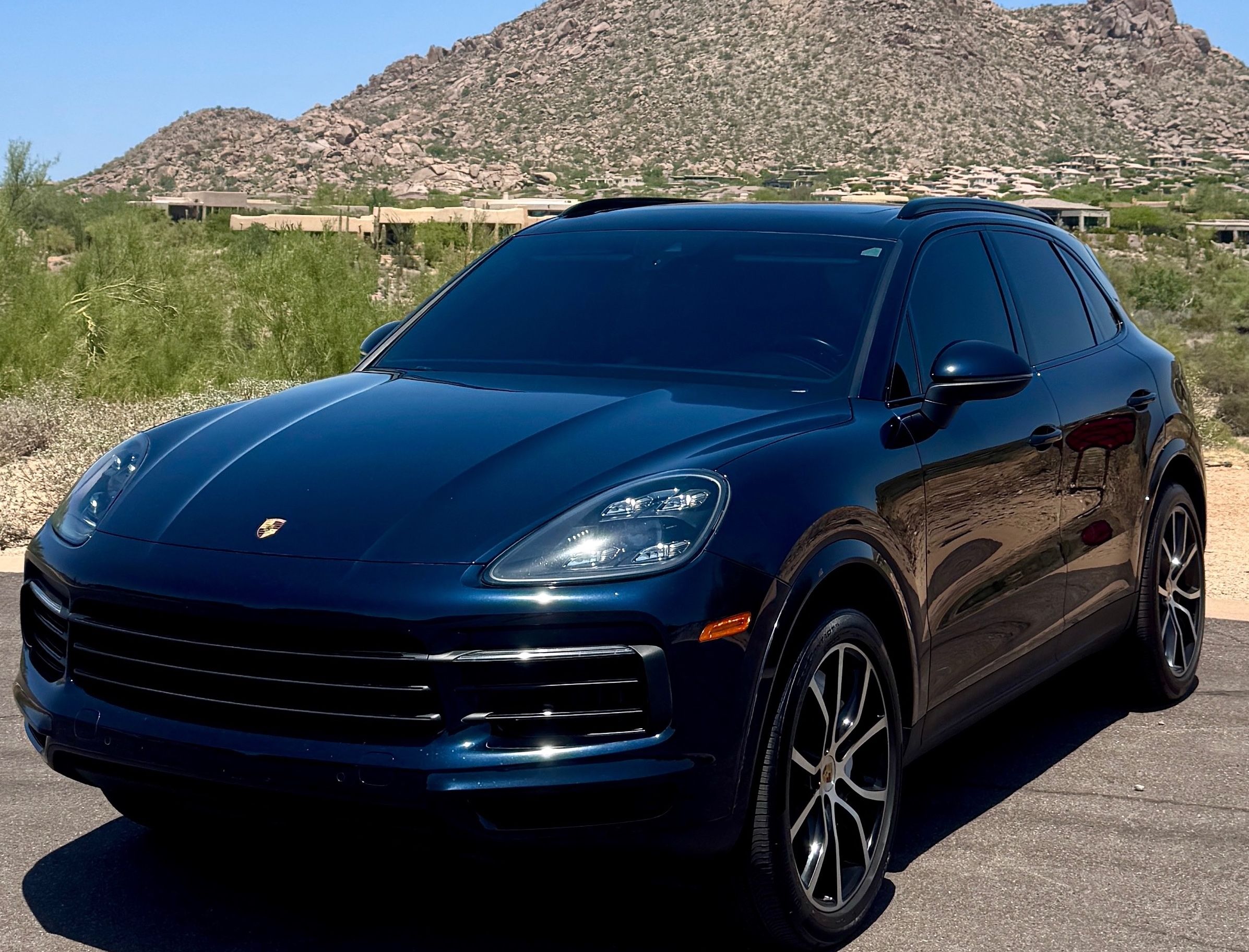Used 2019 Porsche Cayenne AWD/4WD image 1