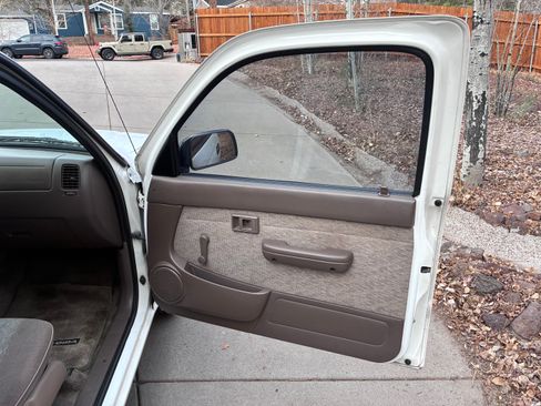 Used 1999 Toyota Tacoma 2WD Xtracab image 14