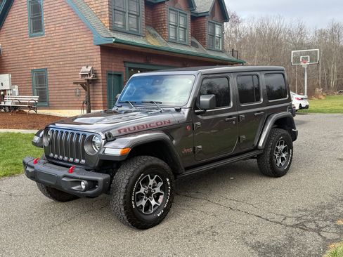 Used 2022 Jeep Wrangler Unlimited Rubicon w/ Steel Bumper Group image 9