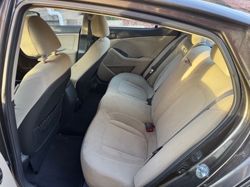 Used 2011 Kia Optima LX image 6