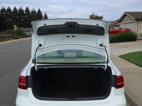 Used 2015 Volkswagen Jetta SE image 12