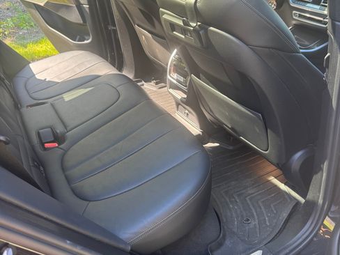 Used 2022 BMW X5 xDrive40i w/ M Sport Package AWD/4WD image 12