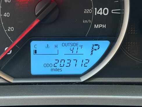 Used 2014 Toyota RAV4 LE image 16