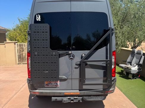 Used 2020 Mercedes-Benz Sprinter 2500 image 4