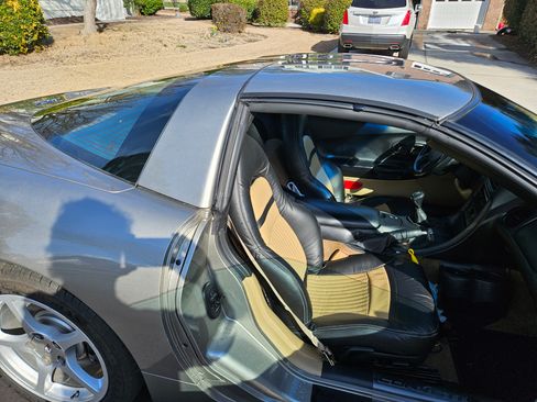 Used 1999 Chevrolet Corvette Coupe w/ Memory Pkg image 8