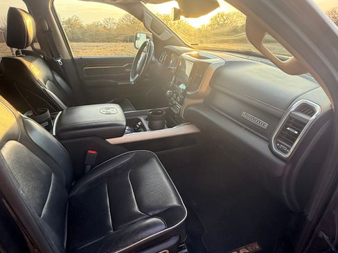 Used 2019 RAM 1500 Laramie image 12