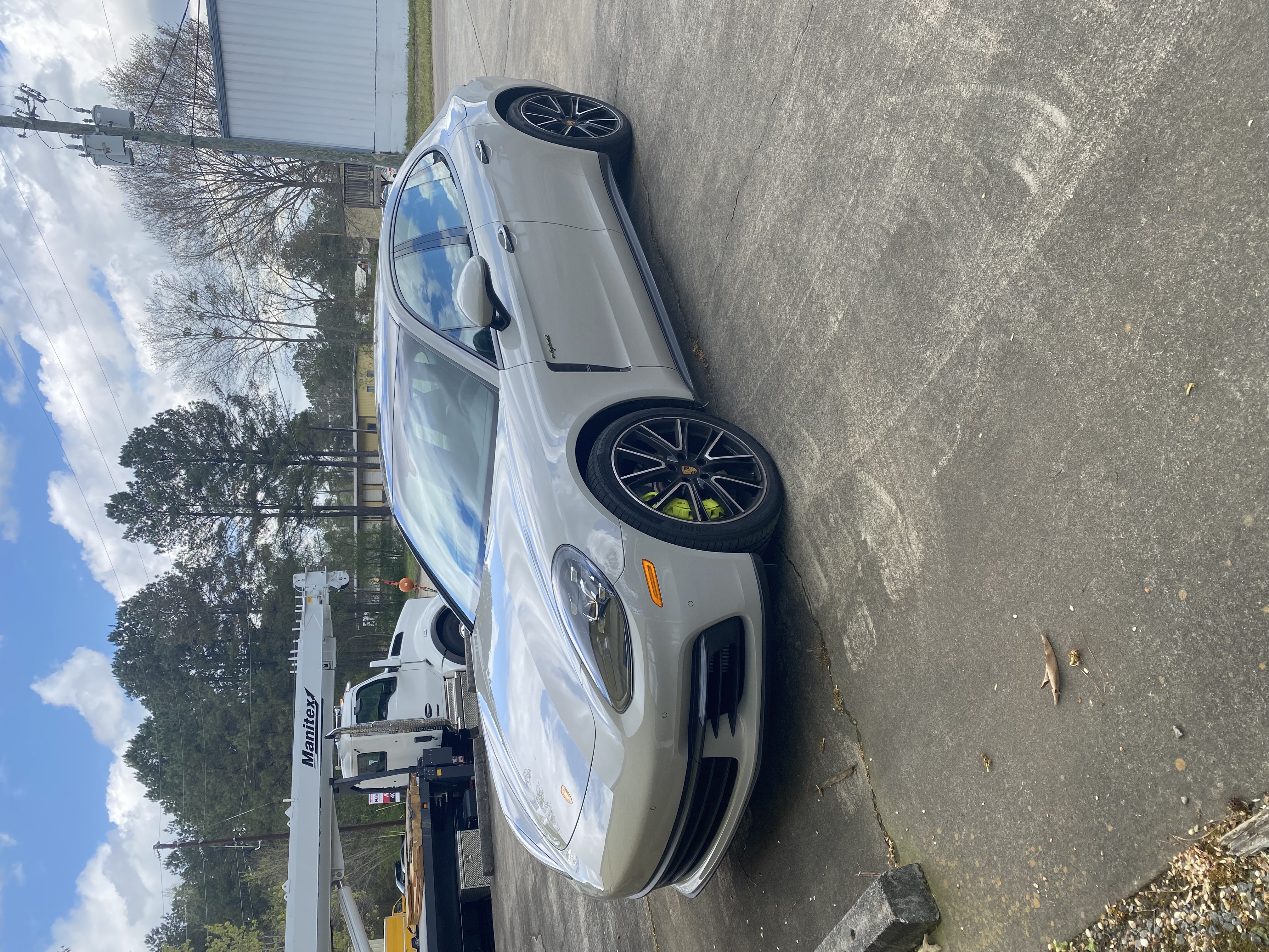 Used 2018 Porsche Panamera 4 AWD/4WD image 5