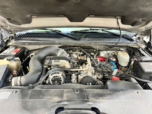 Used 2005 Chevrolet Silverado 2500 LT w/ Heavy-Duty Power Package image 21