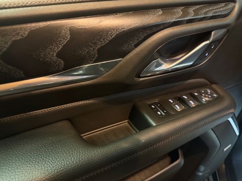 Used 2021 GMC Yukon XL Denali w/ Denali Ultimate Package image 17