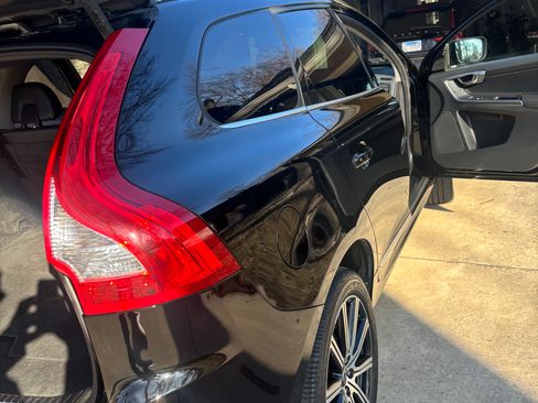 Used 2015 Volvo XC60 T6 Platinum w/ Climate Package image 18