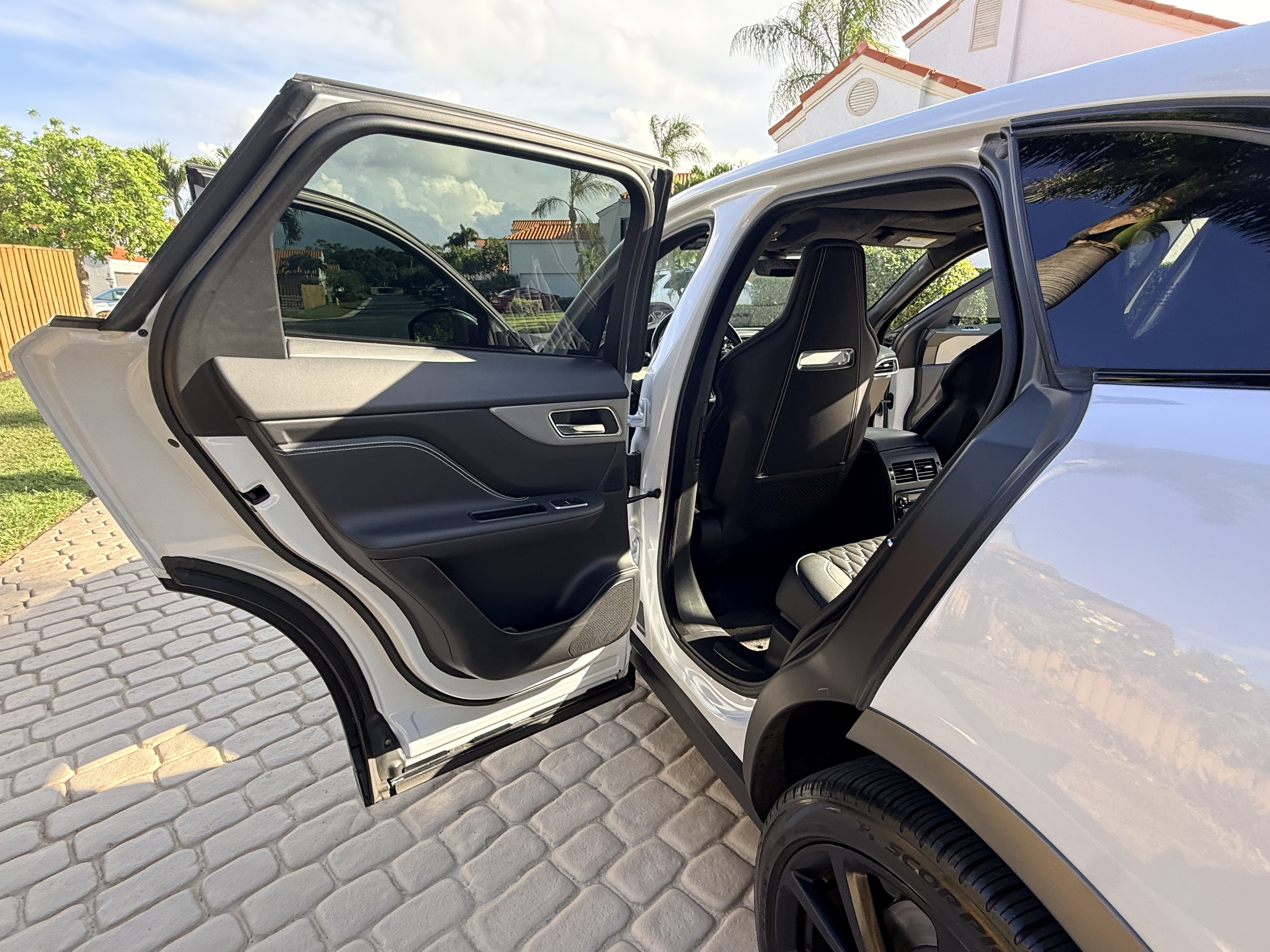 Used 2020 Jaguar F-PACE SVR AWD/4WD image 12