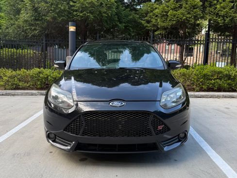 Used 2014 Ford Focus ST w/ Equipment Group 202A FWD image 9