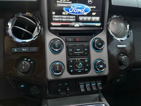 Used 2015 Ford F250 Platinum w/ FX4 Off-Road Package image 17