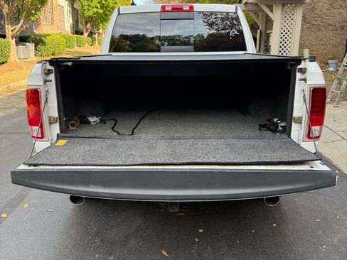 Used 2015 RAM 1500 Laramie w/ Convenience Group image 10