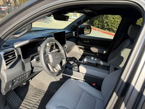 Used 2025 Toyota Tundra Limited image 11