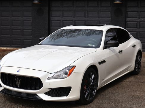 Used 2017 Maserati Quattroporte GTS GranSport image 1