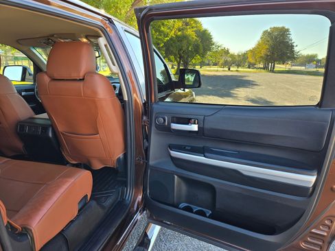 Used 2017 Toyota Tundra SR5 image 27